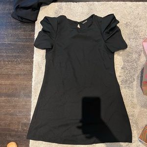 Black dress with ruffle sleeves 🖤